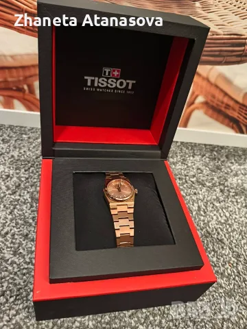 Дамски часовник Tissot T-Classic, снимка 4 - Дамски - 56122106