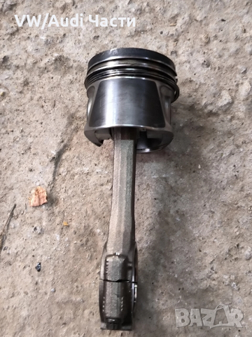 Бутало с биела за Голф 5 Ауди А3 Пасат Туран VW Golf 5 Audi A3 8P Passat Touran Jetta 2.0TDI, снимка 2 - Части - 52496061