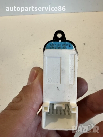 Бутон за преден десен прозорец за Mazda CX-7 2.2 MZR CD (2011) EH6266370, снимка 2 - Части - 53624906