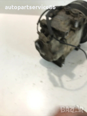 Компресор за климатик за Mazda 626 2.0 TDI (2001), снимка 3 - Части - 53704829