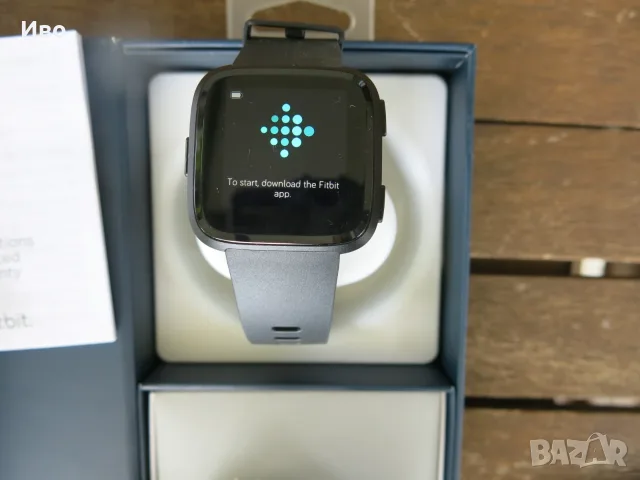 Спортен смарт часовник Smartwatch Fitbit Versa, Черен, снимка 4 - Смарт часовници - 55799346