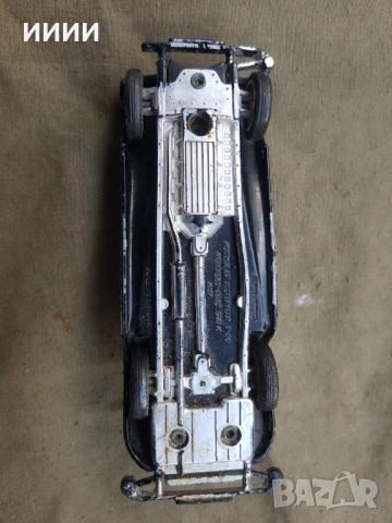 Кола Мерцедес Бенц Матчбокс, снимка 4 - Коли, камиони, мотори, писти - 53448664