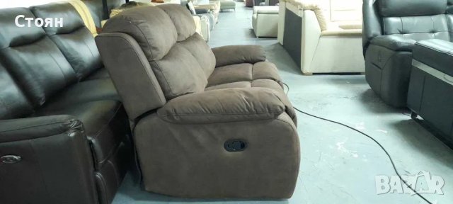 Кафяв диван от плат двойка с ръчен релаксиращ механизъм, снимка 7 - Дивани и мека мебел - 40627761