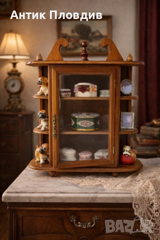 Винтидж стенна витринка