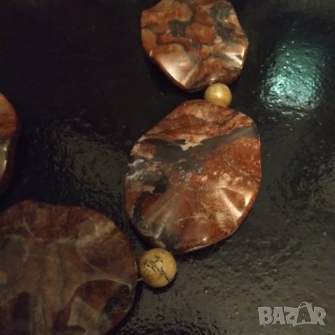 Авторска огърлица великолепен естествен яспис НАМАЛЕНА, снимка 3 - Колиета, медальони, синджири - 39783933