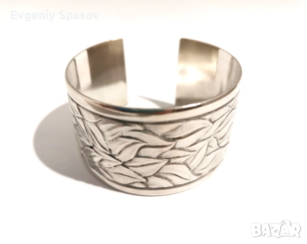 Старинна Сребърна Масивна Широка Отворена Гривна с Релеф Листа, снимка 2 - Гривни - 51544269
