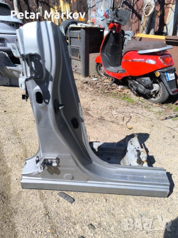 Дясна колонка средна Нисан Кашкай 2014-2019