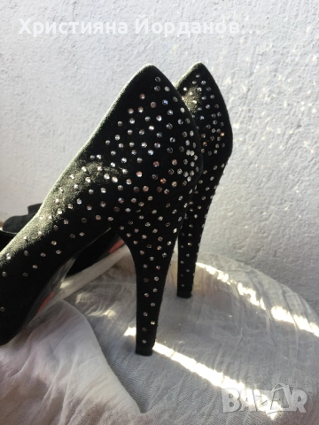 Висок ток обувки Зара/Zara, набук с кристали , снимка 6 - Дамски обувки на ток - 52396211