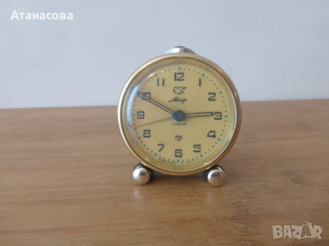 Будилник Мир Слава часовник черен корпус, снимка 13 - Антикварни и старинни предмети - 51001407