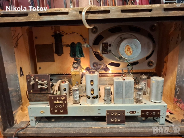Продава се старинно дървено радио . , снимка 7 - Антикварни и старинни предмети - 53037901
