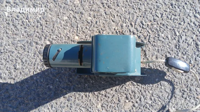 Прожекционен апарат руски от времето комунизъма, снимка 2 - Плейъри, домашно кино, прожектори - 49576270