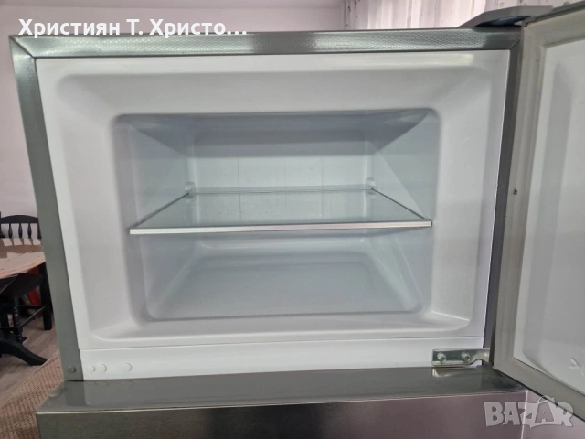 Хладилник с горна камера Electrolux, снимка 4 - Хладилници - 53752893