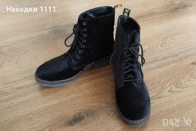 Уникални кадифени кубинки боти, черни, готик, размер 37, като нови