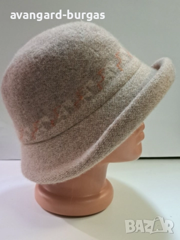 Дамска шапка,вълнен лукс -223 Касторен гонен плат, снимка 4 - Шапки - 52213894