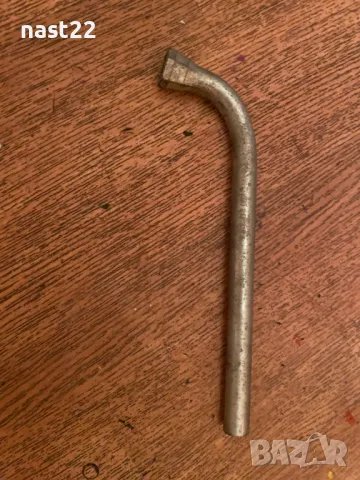 Оригинален ключ за гуми Голф 5, снимка 3 - Части - 49015077