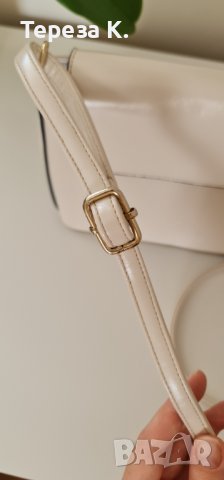 Бяла дамска чанта за през рамо - цвят екрю, снимка 8 - Чанти - 42328296