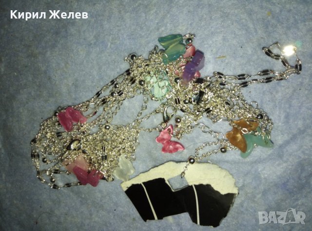 НЕЖНО ПОСРЕБРЕНО АРТ КОЛИЕ с ЦВЕТНИ ПЕПЕРУДКИ ФИНА ВЕРИЖКА 38933, снимка 9 - Колиета, медальони, синджири - 42057417