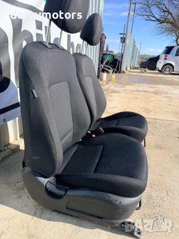 Предни седалки от Hyundai I20 1.2I, 84ph, 5 speed, engine G4LA, 2019г., 25000 km, euro 6C, Хюндай И2, снимка 2 - Части - 53664840