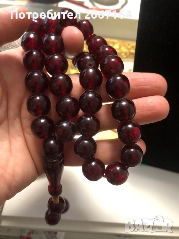 Стара червена броеница