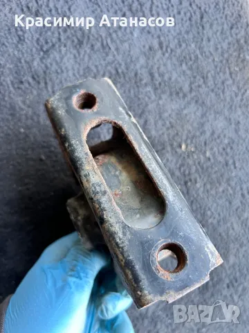 Тампон преден под радиатор за Тойота Аурис. 1.6Vvti. 132кс. 2010г., снимка 2 - Части - 49778822