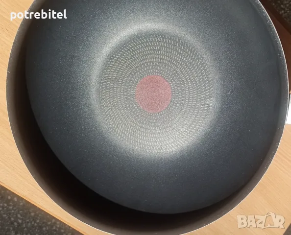 TEFAL - WOK НОВ тиган с тефлоново покритие - 29 см за 10 €вро, снимка 3 - Съдове за готвене - 55892033