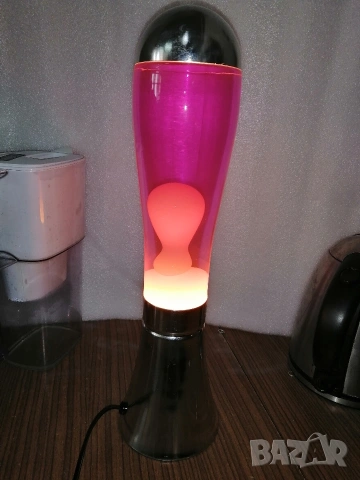 Лава лампа, снимка 3 - Настолни лампи - 53039511