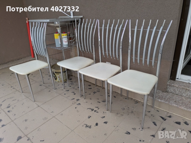 Комплект 4 кухненски стола – метален хром и светла седалка, употребявани