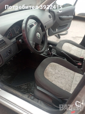 Продавам Шкода Фабия 1,4 газ, бензин,2003 година,напълно обслужена., снимка 5 - Автомобили и джипове - 53825938