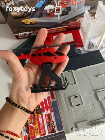 Паркинг с път, кола и хеликоптер - Макуин, McQueen, Cars, снимка 9 - Коли, камиони, мотори, писти - 51783300