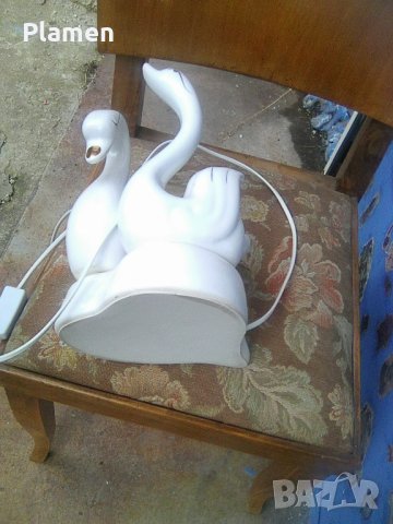 Порцеланова нощна лампа с два лебеда, снимка 3 - Настолни лампи - 40896812