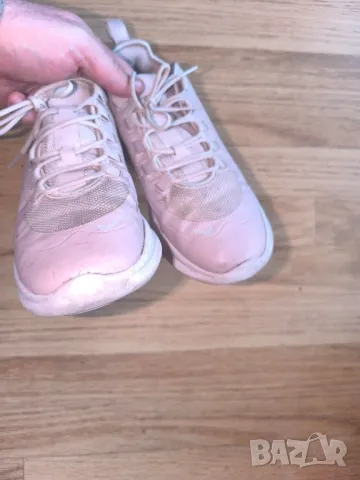 Найк Айр отлични номер 40, снимка 2 - Маратонки - 48928810