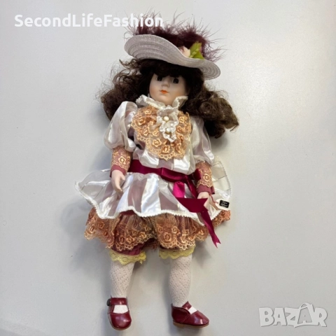 Колекционерска порцеланова кукла немска 