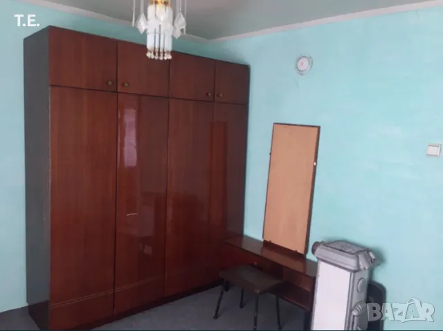 Къща на два етажа с гараж, градина и стопански постройки, снимка 8 - Къщи - 50406139