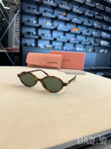 очила с черен обикновен калъф miu miu , снимка 7 - Слънчеви и диоптрични очила - 50675365