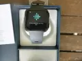 Спортен смарт часовник Smartwatch Fitbit Versa, Черен, снимка 4