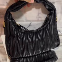 Луксозна Черна чанта MiuMiu кодSG121Z, снимка 2 - Чанти - 44190897