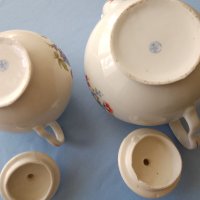  Стар Порцеланов чайник и захарница за чай , снимка 2 - Антикварни и старинни предмети - 41417845