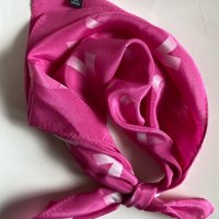 Малък копринен шал в цикламено розово, снимка 9 - Шалове - 39871543