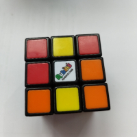 Кубче Рубик , снимка 1 - Други игри - 44696071