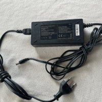 Зарядно 12V 5A  60W , Букса 5.5x2.5 mm, снимка 2 - Кабели и адаптери - 44310711