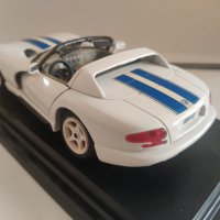 Метална количка Bburago 1992 DODGE VIPER RT/10 1/24, снимка 6 - Колекции - 39891100