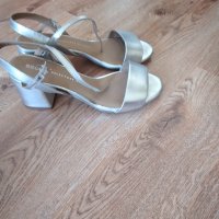 Сандали , снимка 1 - Дамски обувки на ток - 41361341