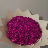Букет от 45 сатенени рози, снимка 1 - Ръчно изработени сувенири - 44633855