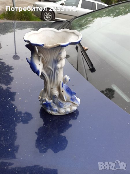 Порцеланова ваза делфинчета, снимка 1
