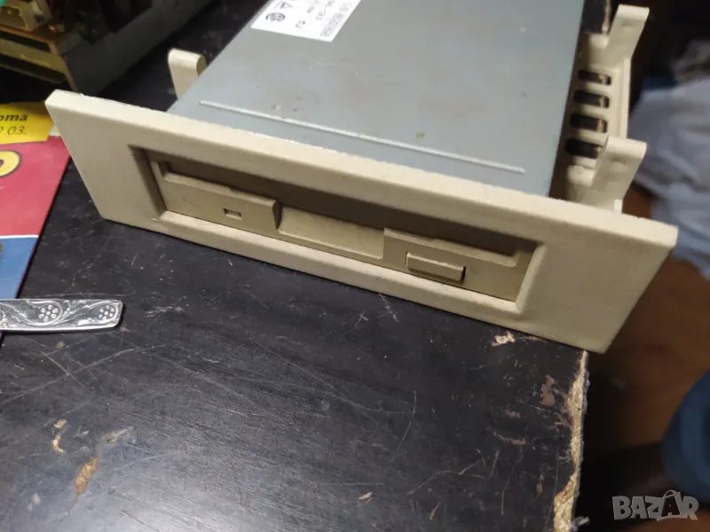 Флопи 1.44 Mb с преходник 3,5"/5,25 " за ретро компютър , снимка 1