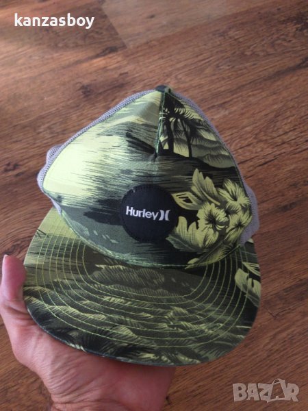 hurley the classics yupoong hat - страхотна шапка КАТО НОВА , снимка 1