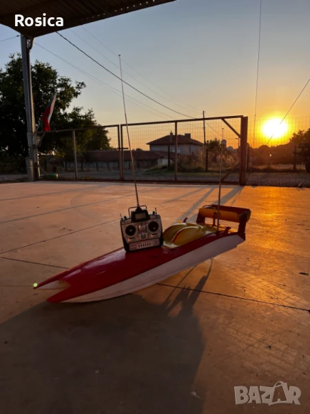 Лодка за захранка, снимка 1