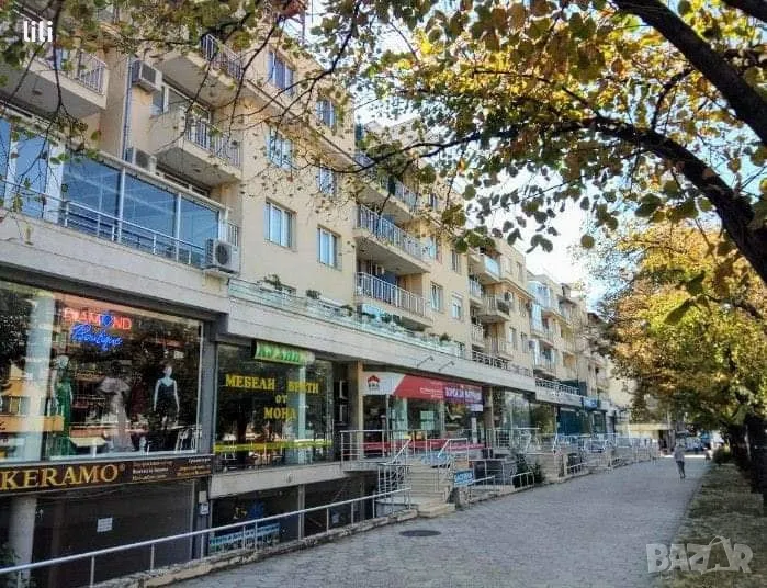 Продавам помещение в широк център срещу Наоми, снимка 1
