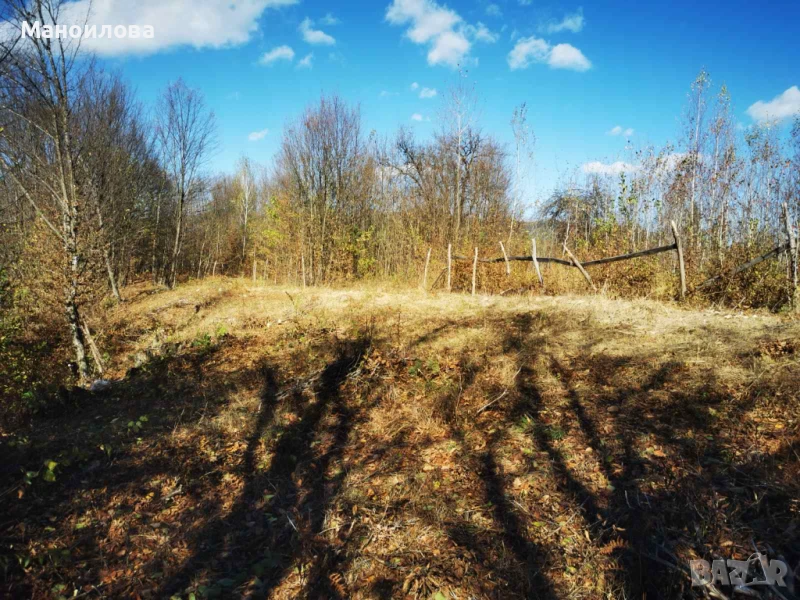 продавам имот гр. Априлци, снимка 1