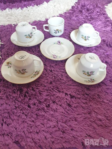 Български порцелан-Китка чашки и чиниики, снимка 1